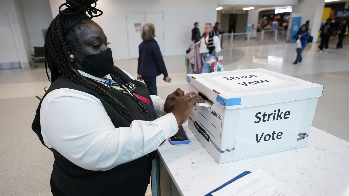 charlotte-airport-worker-strike