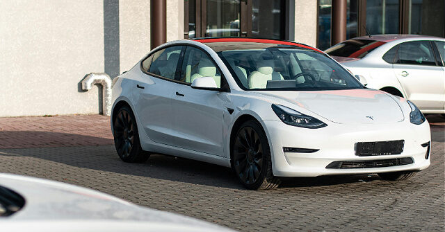 tesla-oregon-dealership-gunfire
