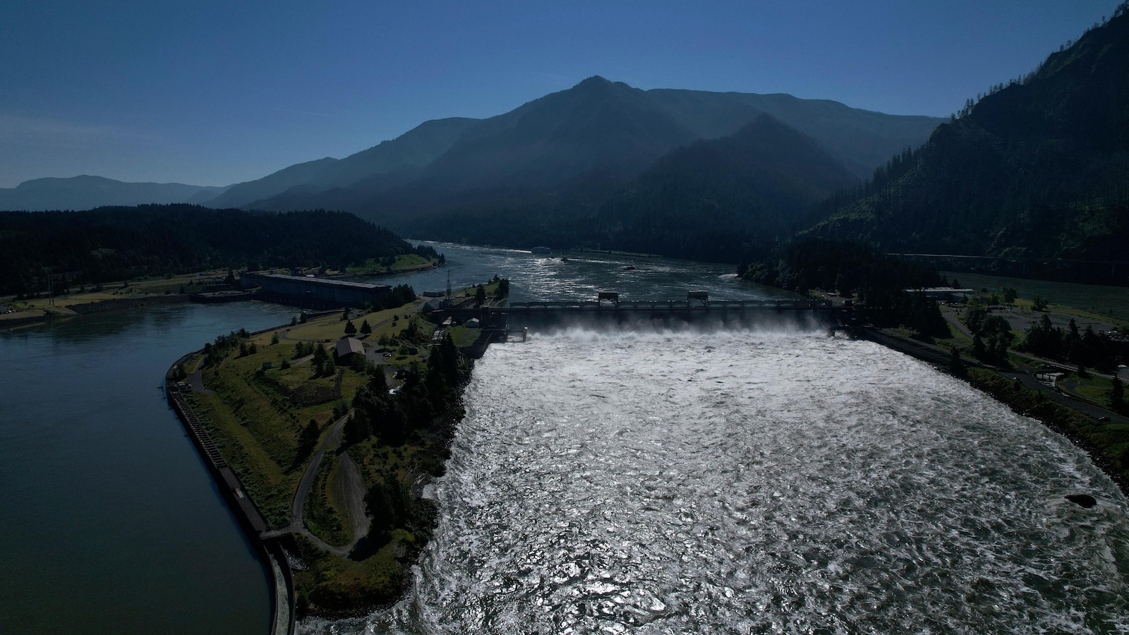 oregon-river-car-recovery