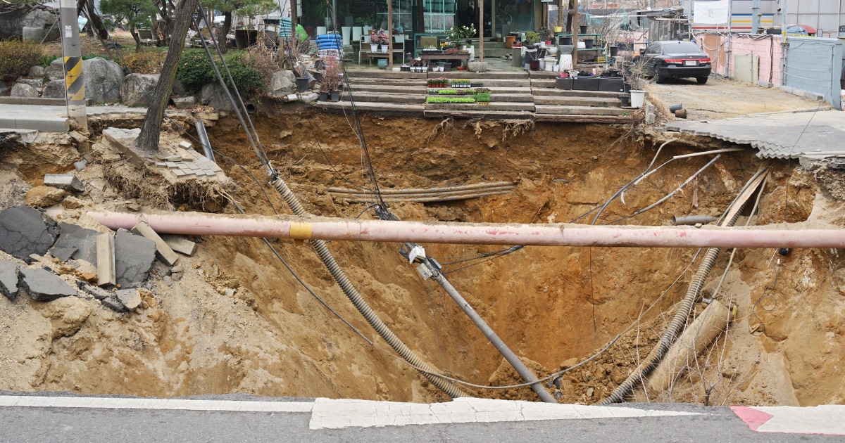 sinkhole-motorcyclist-tragedy